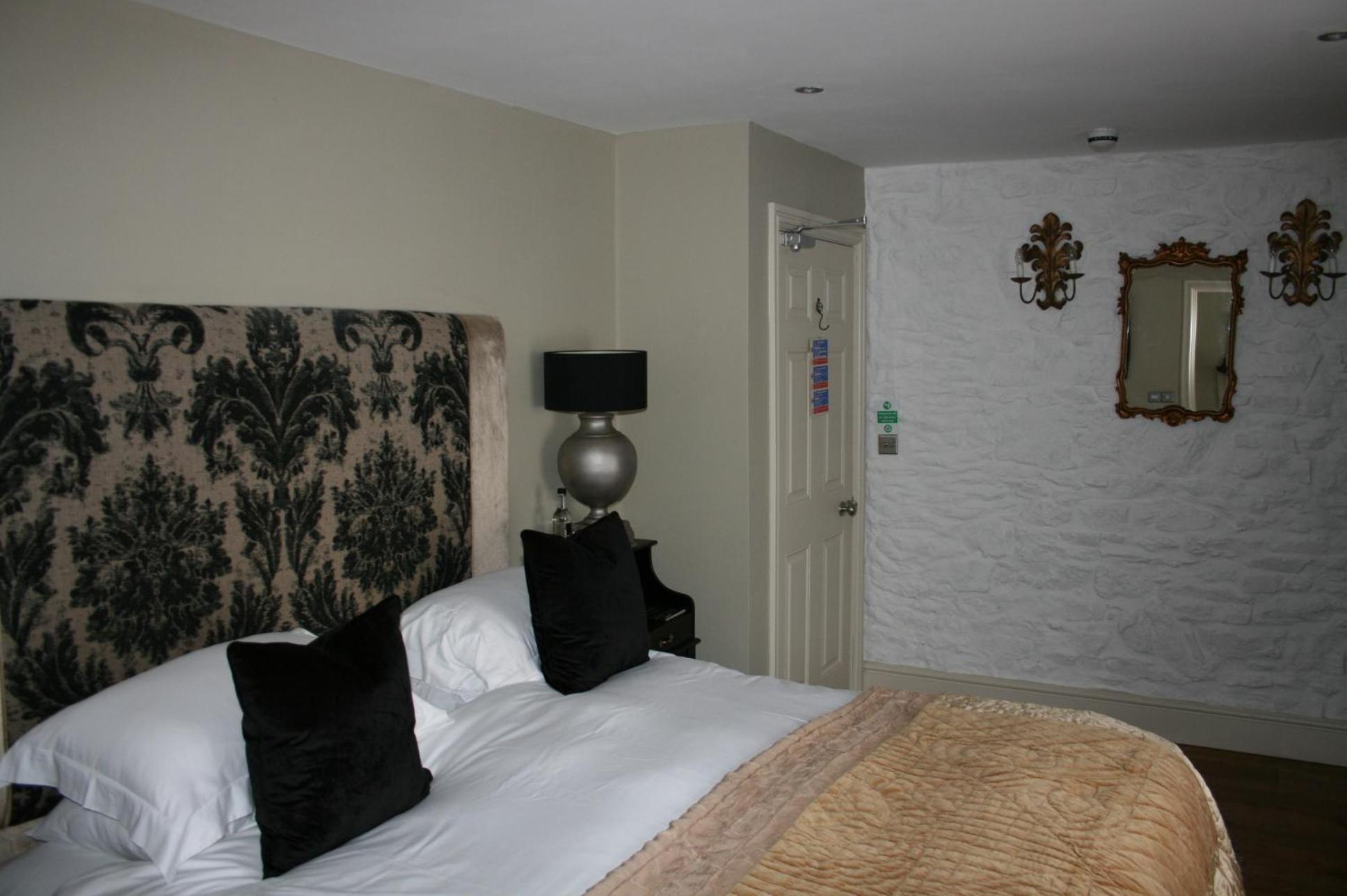 Hotel The New White Lion Llandovery Zewnętrze zdjęcie